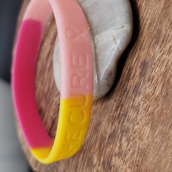 Pitch for the cure softball breast cancer ribbon ombre bracelet B3125‎ - Picture 2 of 2